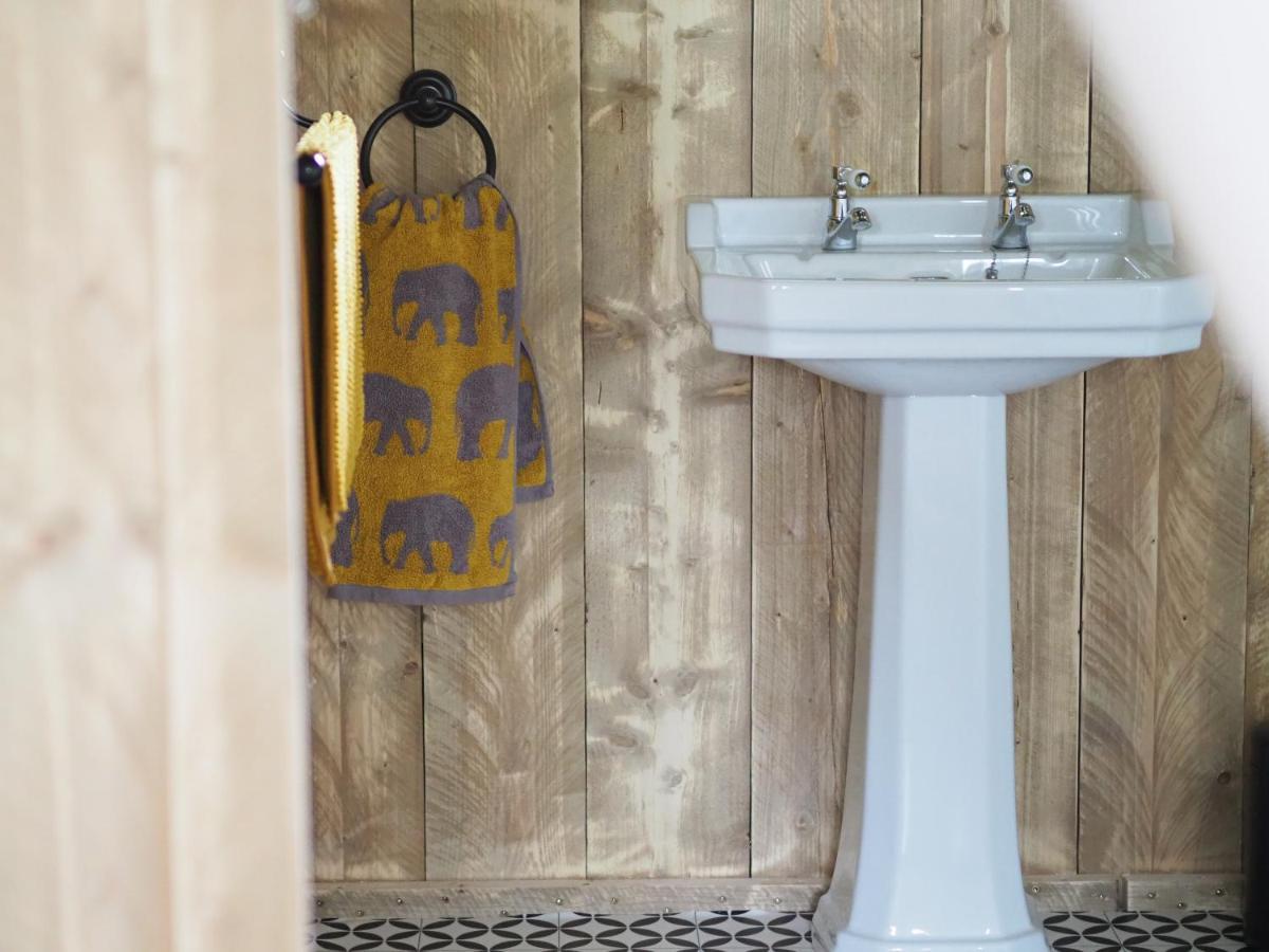 Brackenhill Glamping - Safari Tent With Hot Tub - Sleeps 6 Ivybridge Zewnętrze zdjęcie